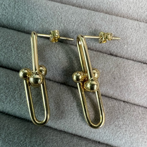 ✅Sold‼️Sale‼️18K Real Gold Hardware Earrings - Picture 2 of 9